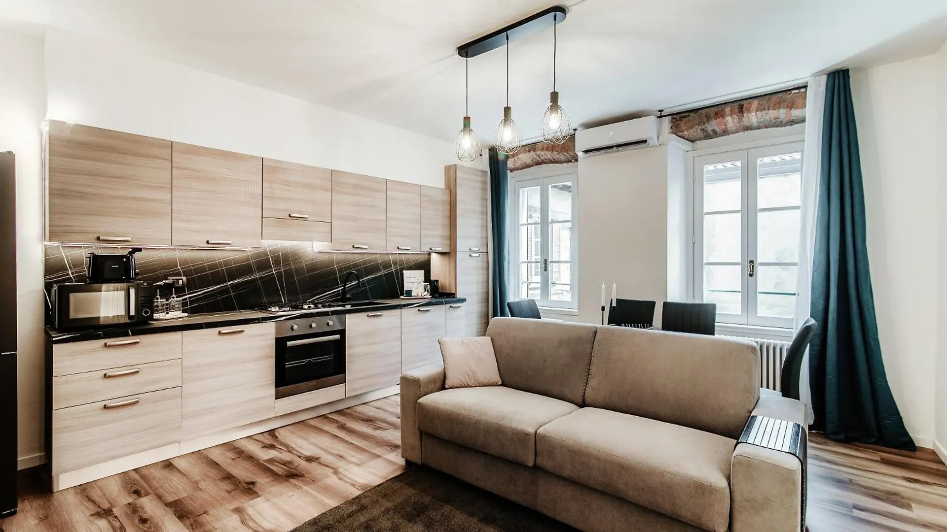 Dalia Apartment - By The House Of Travelers Como 0*,