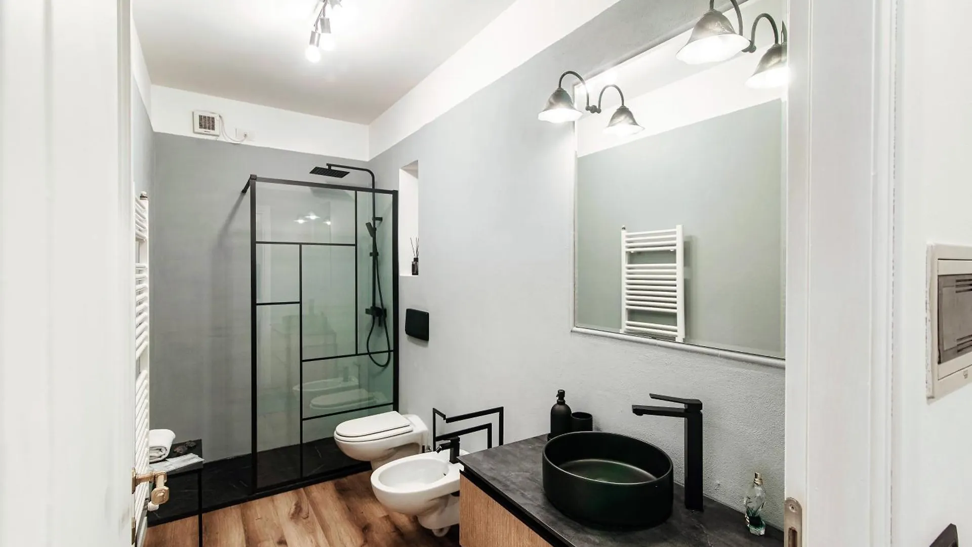 Dalia Apartment - By The House Of Travelers Como 0*,  Italy
