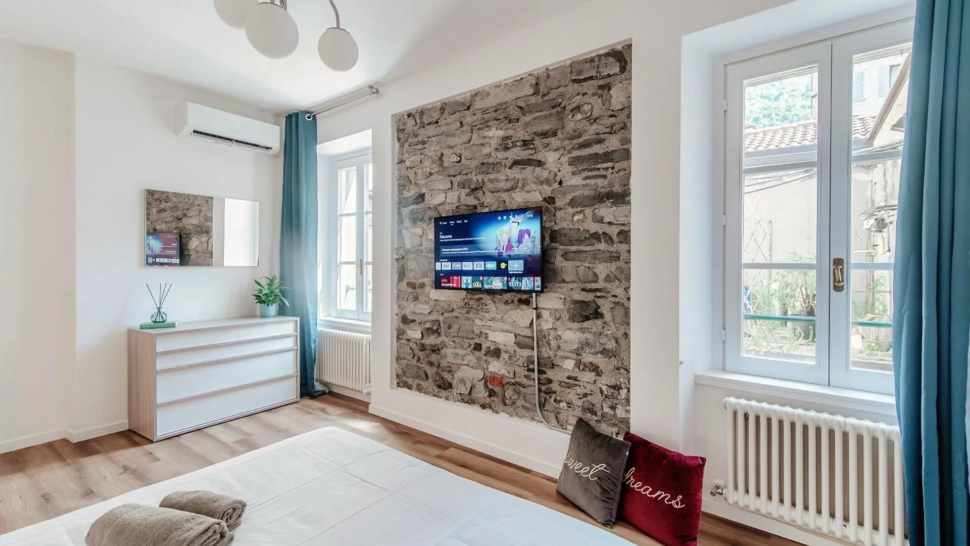 Dalia Apartment - By The House Of Travelers Como 0*,  Italy