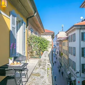 Apartment Downtown, Como